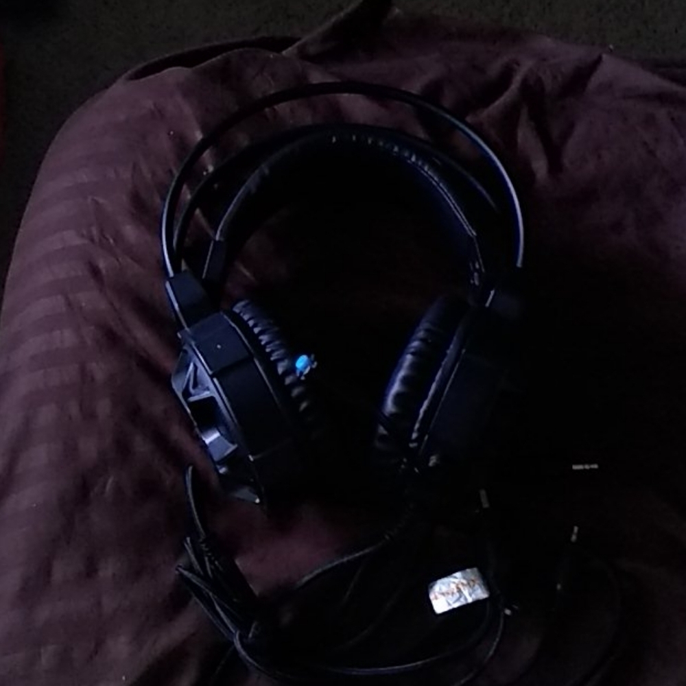 Gaming headphones